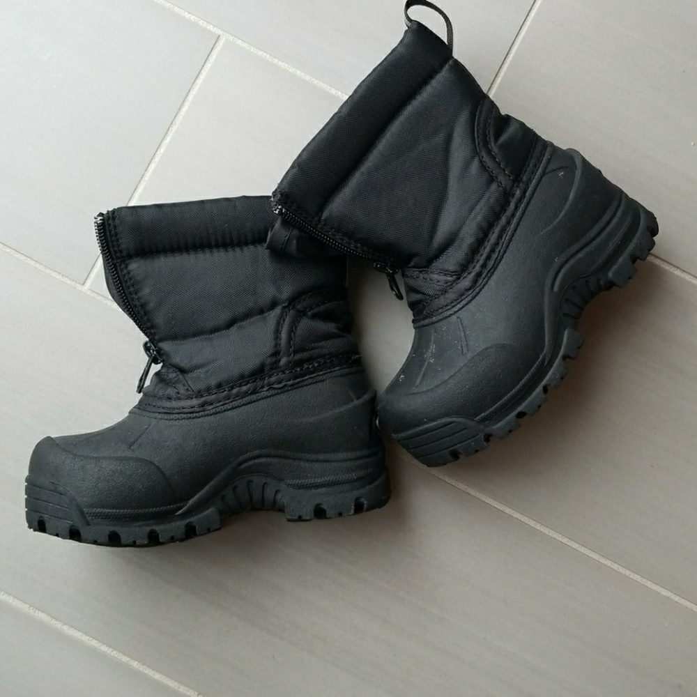 Toddler Snow boots size 5